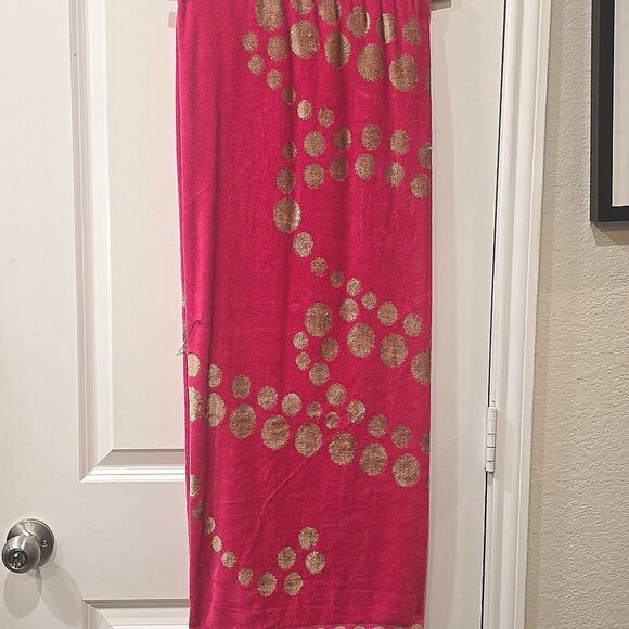 Juicy Couture Home Juicy Signature Logo Oversized Jacquard Beach Towel - Picture 6 of 6